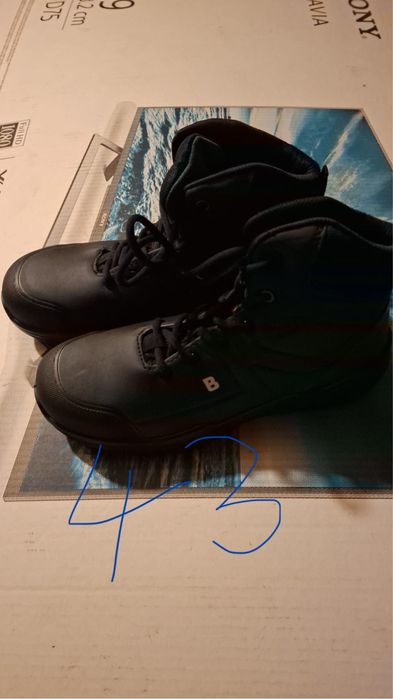 Incălțăminte safety