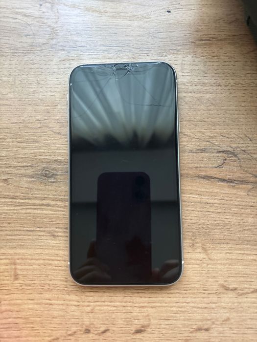 iphone 11 белый ,128 Gb 74% аккумулятор