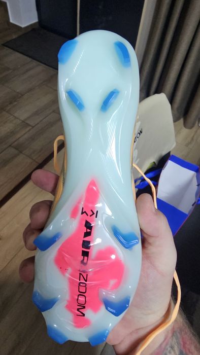 Vând ghete Nike km elite