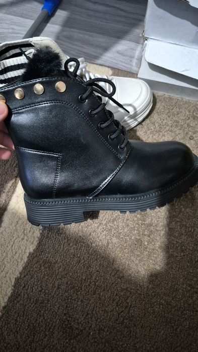 Продам женскую обувь