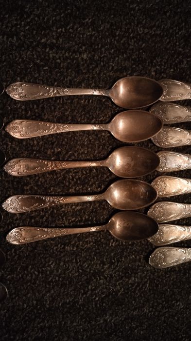 Мельхиоровые вилки, ложки.