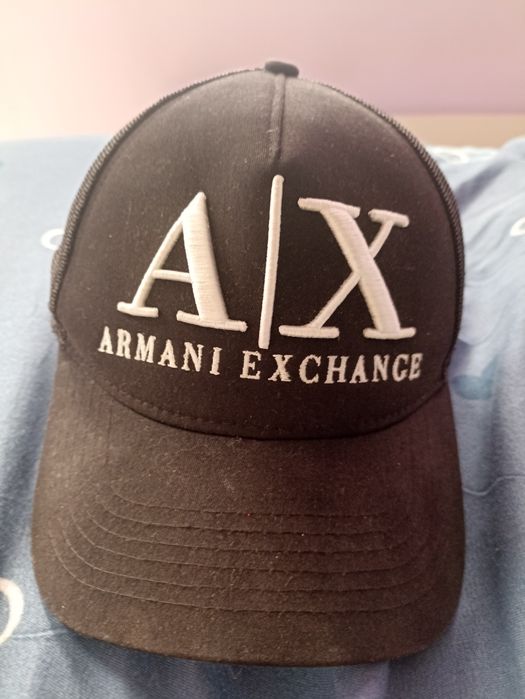 Чисто нова шапка на Armany