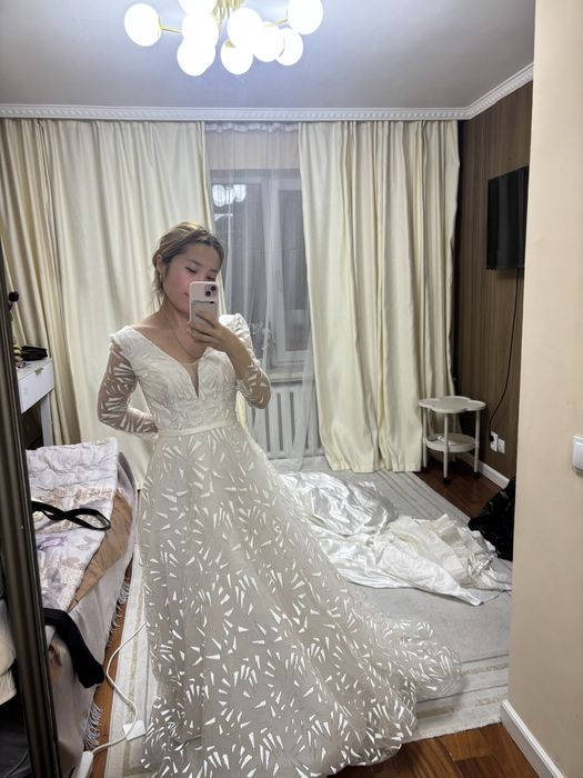 Платье цвета айвори