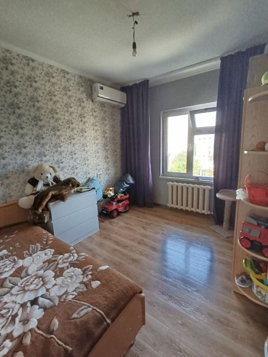 Продаётся 4-х комнатная квартира в Сергели 8
