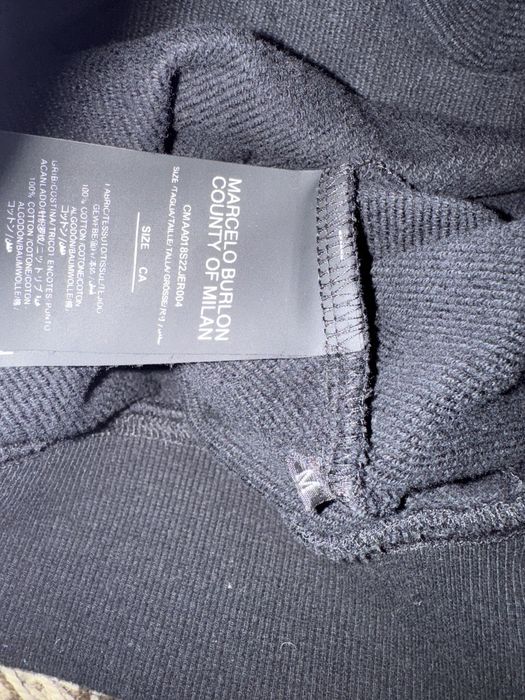 hanorac marcelo burlon marime M negru-albastru