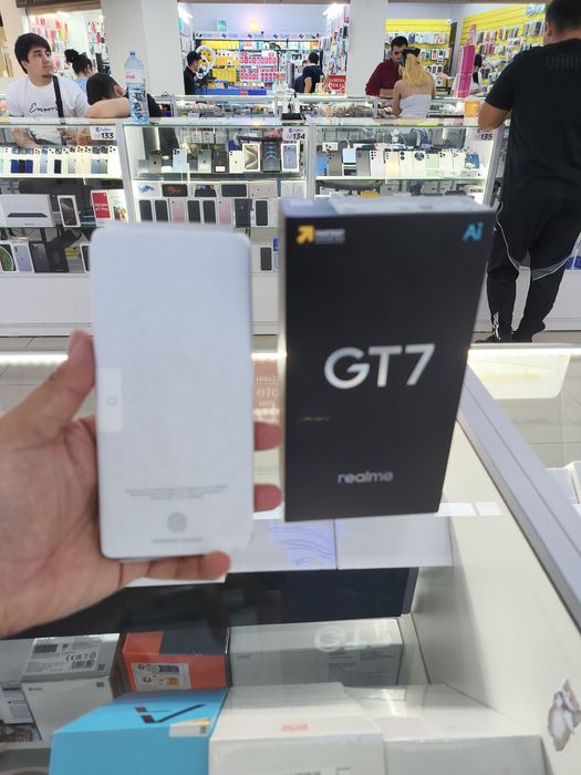Realme GT 7 5G 12/512 новый