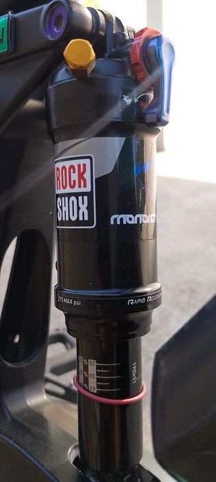 Suspensie spate rock Shok de bicicleta
