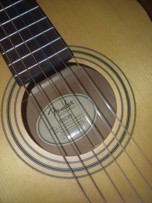 Chitara clasica Fender cu husă – stare foarte bună nefolosita