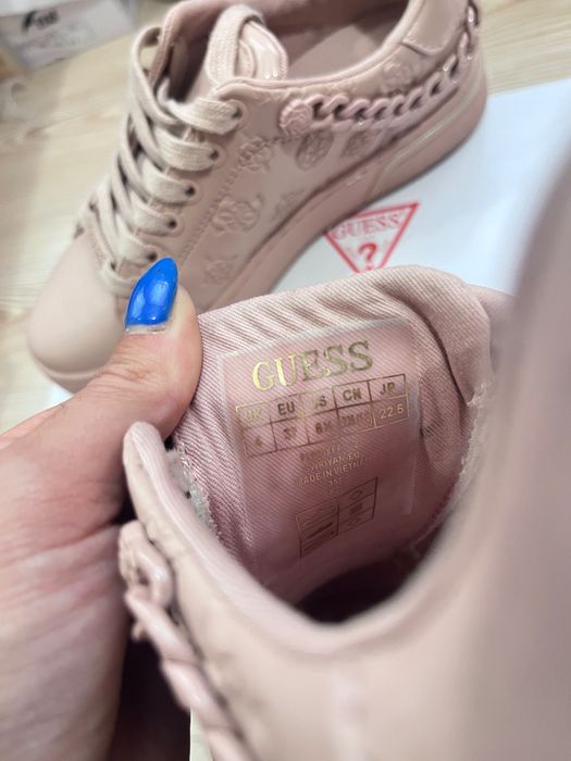 Обувки Guess 37рр