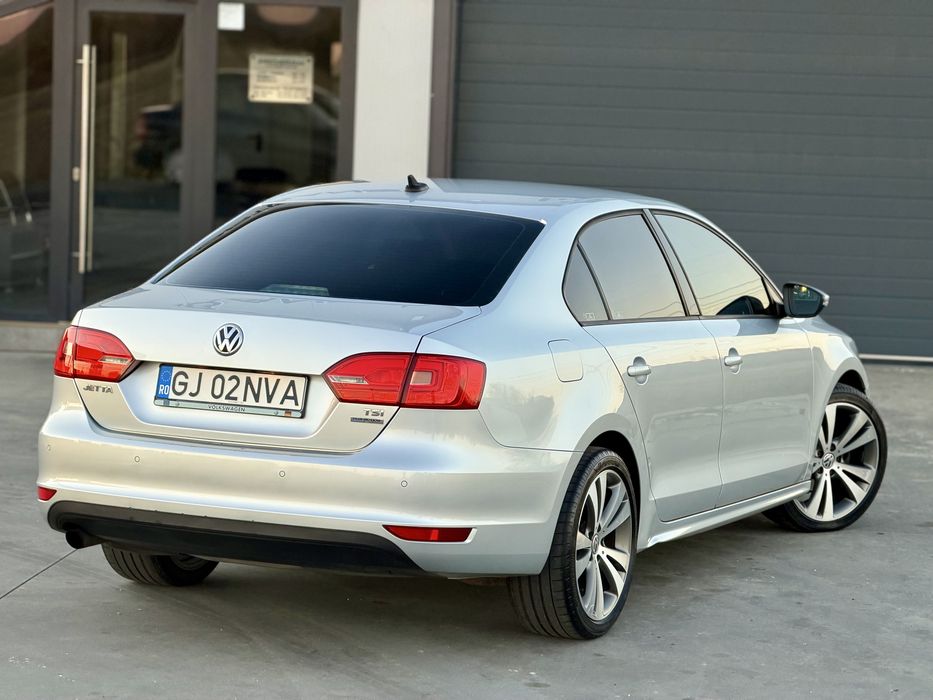 VOLKSWAGEN Jetta 2012 — imagine 2