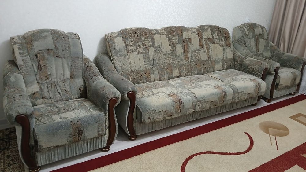 Продам диван б/у.