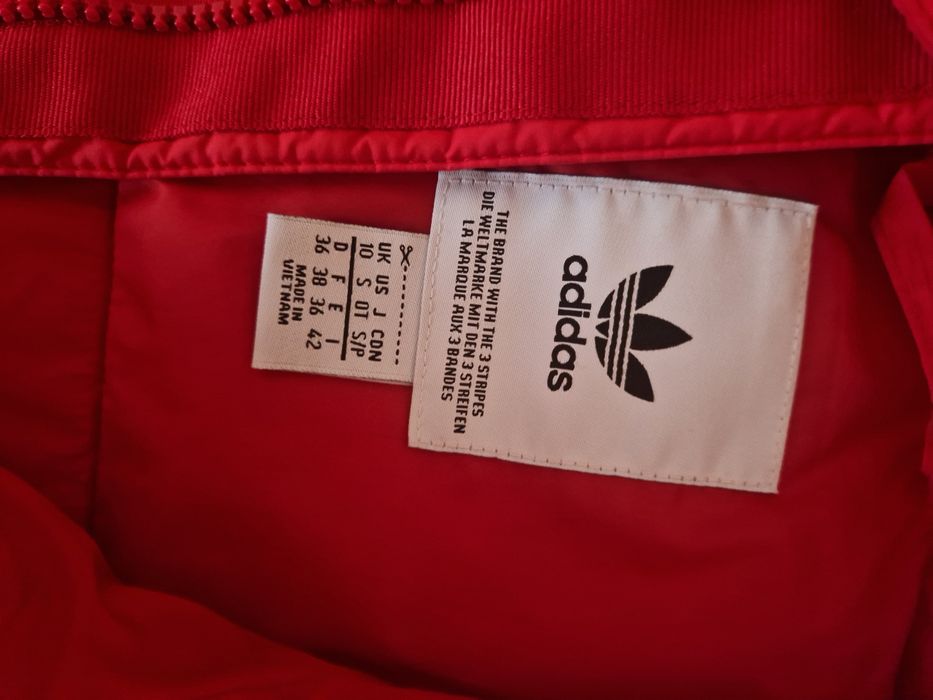 Geaca dama Adidas originala ,noua 38-42