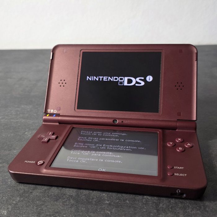 Nintendo DSi XL Wine Red
