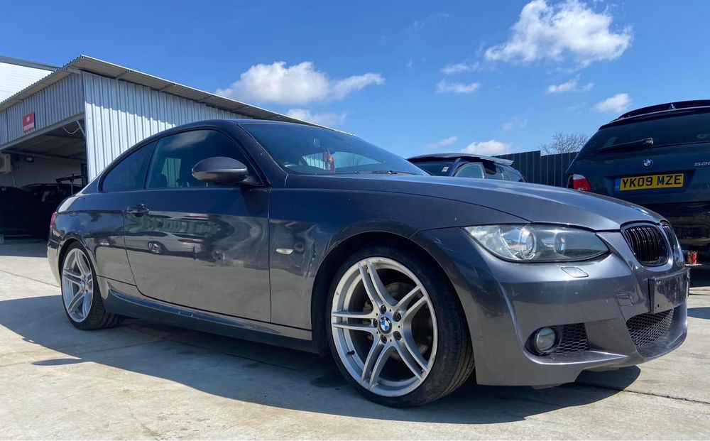 Dezmembrez BMW 320d M Pack E92 an 2008 2.0d N47 -177cp,Xenon,Jante M