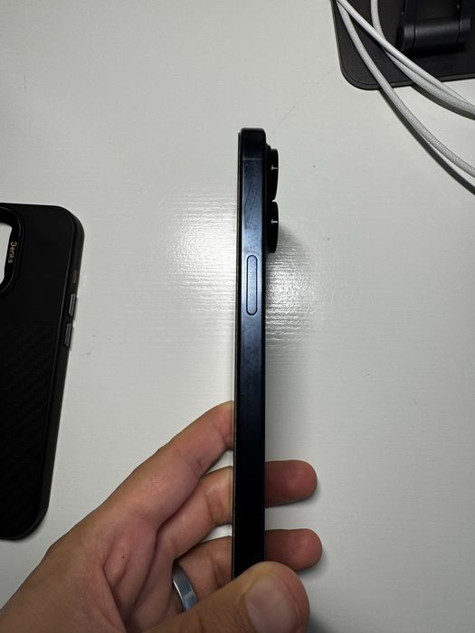 iPhone 15 Pro (Navy)