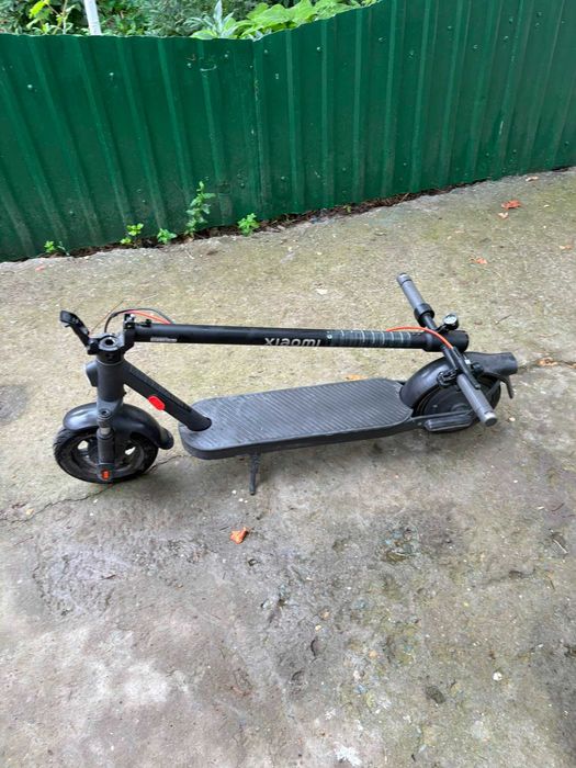 Vand trotineta electrica Xiaomi Electric Scooter Elite, putere motor 400 W, autonomie max. 45 Km, viteza maxima 25 Km/h, Greutate Max. 120Kg