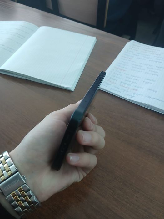 Iphone 13 128гб в отличном состоянии