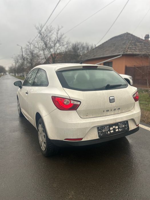 * Seat Ibiza 1.2 *