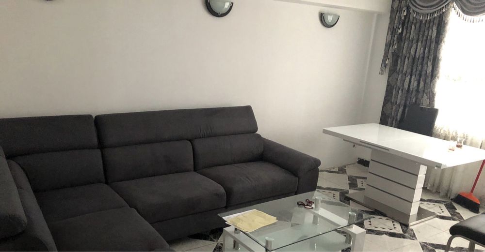 De închiriat Apartament 3 Camere Zona moșilor