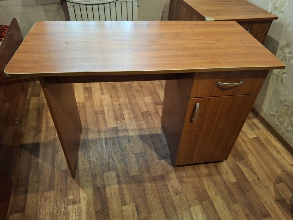 Стол письменный   .