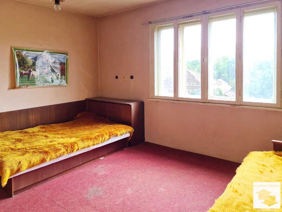 160027 Просторна къща в с. Бяла река, на 45 км от Велико Търново