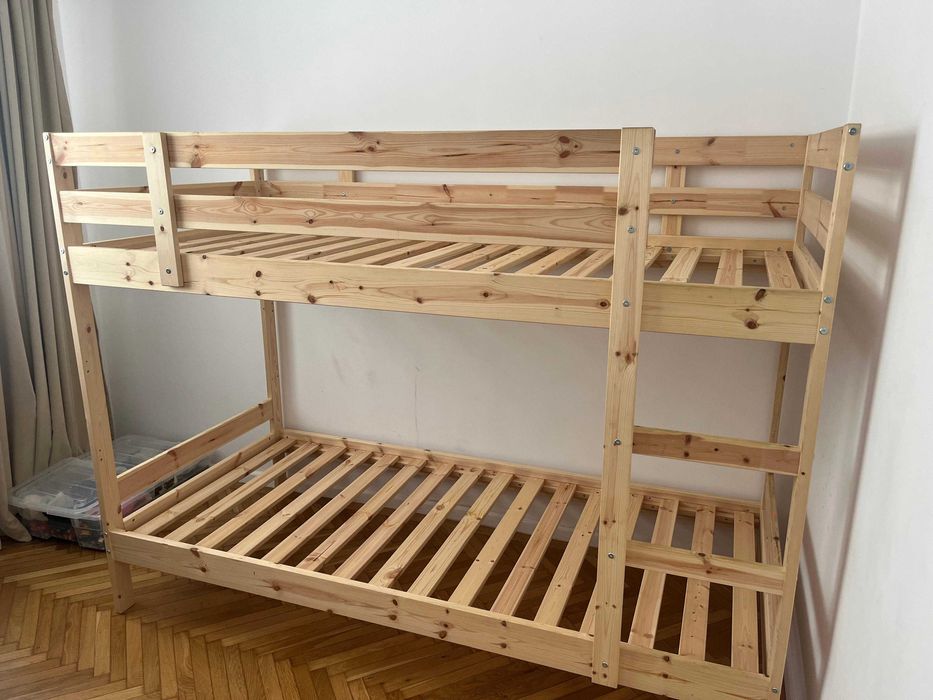 Vând pat pentru copii