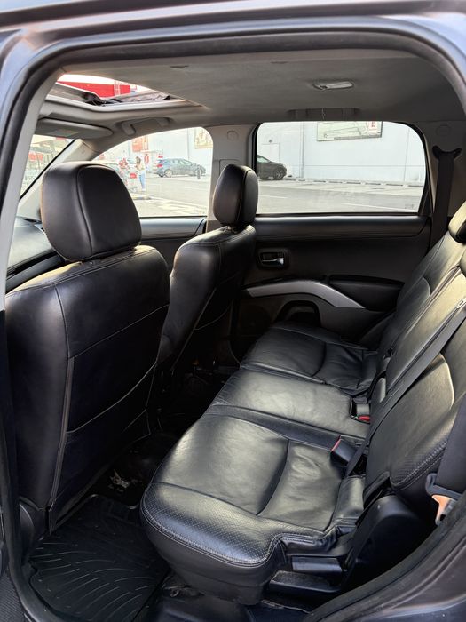 Mitsubishi  Outlander