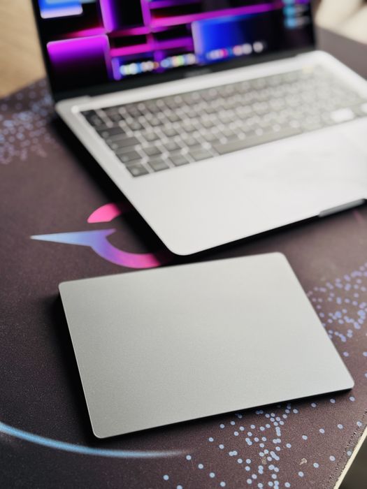 Vând MacBook Pro M1 (2021) – 16GB RAM, 1TB SSD, Touch Bar