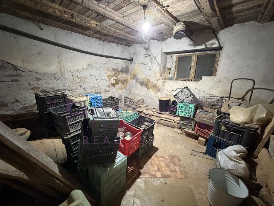 Къща в Бургас, област-гр.Айтос площ 150 цена 105000