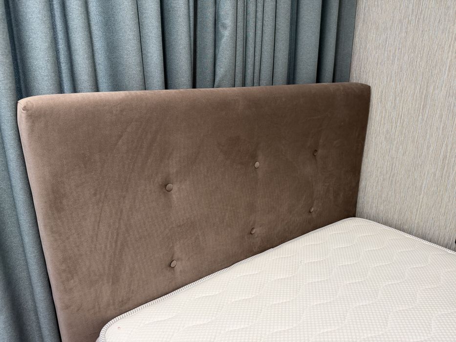 Спалня с матрак…Нова