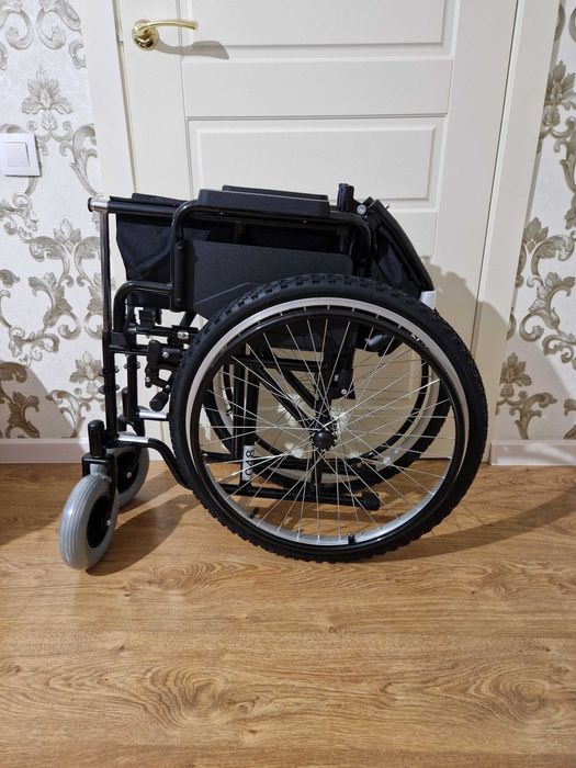 инвалидная коляска