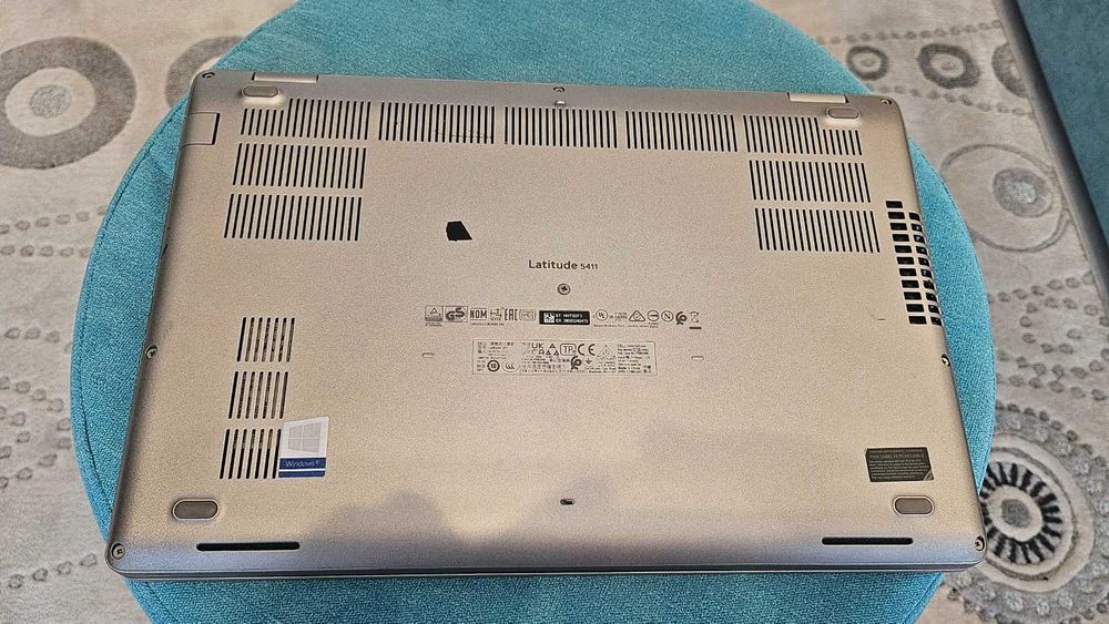 Laptop Dell Latitude 5411 i5 10400H gen 10, 12GB RAM, 128 GB SSD M2, tastatura iluminata, baterie noua