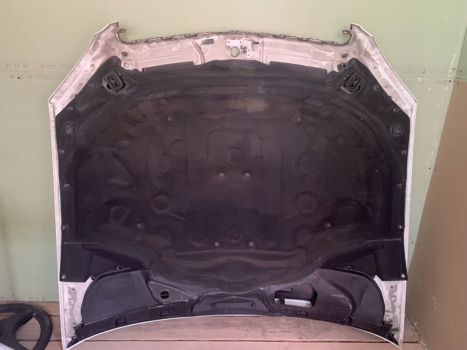 Капот 221 привозной оргинал