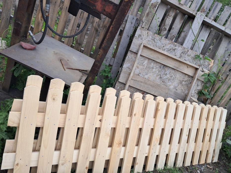 Стгуганный забор полисадника