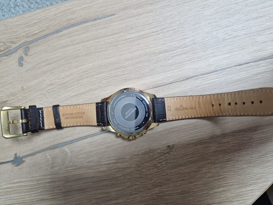 Продам часы в отличном состоянии