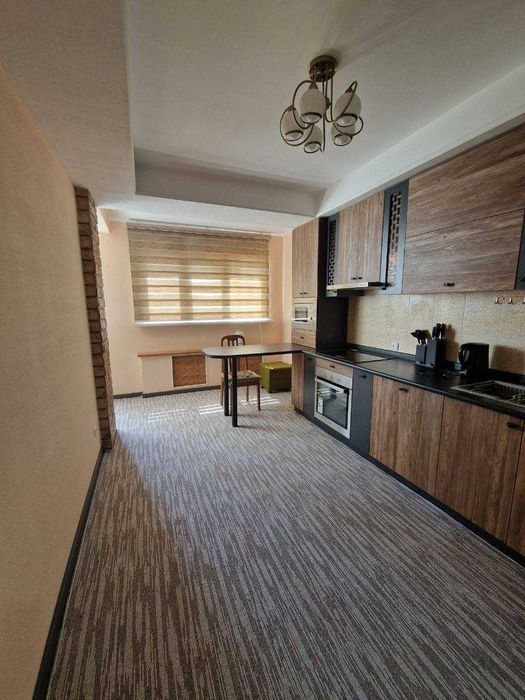 Продам кв-ру в Центре, метро Космонавтов, 70м²