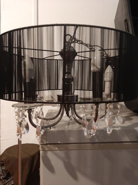 Продаётся люстра