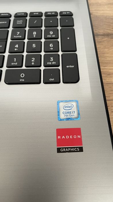Noutbuk i7 8GB RAM 256GB SSD 2GB videokarta