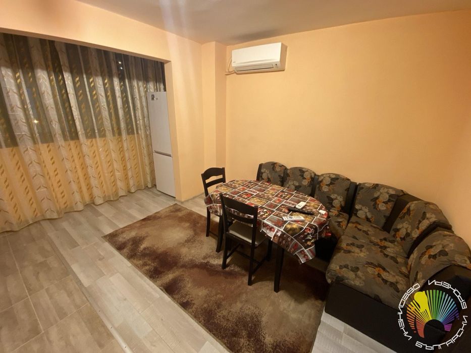 Дава се под наем Тристаен апартамент в Бургас, Център - 75 кв.м за 408 € - Снимка #3