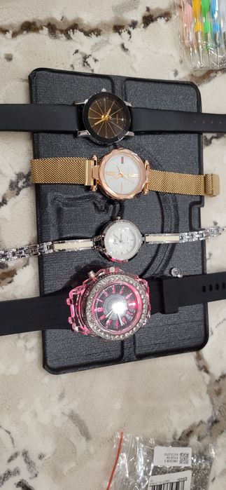 Часы женские новые