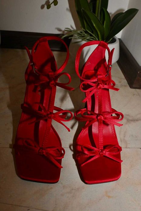 Дизайнерска Червена бална рокля с пайети xs/s