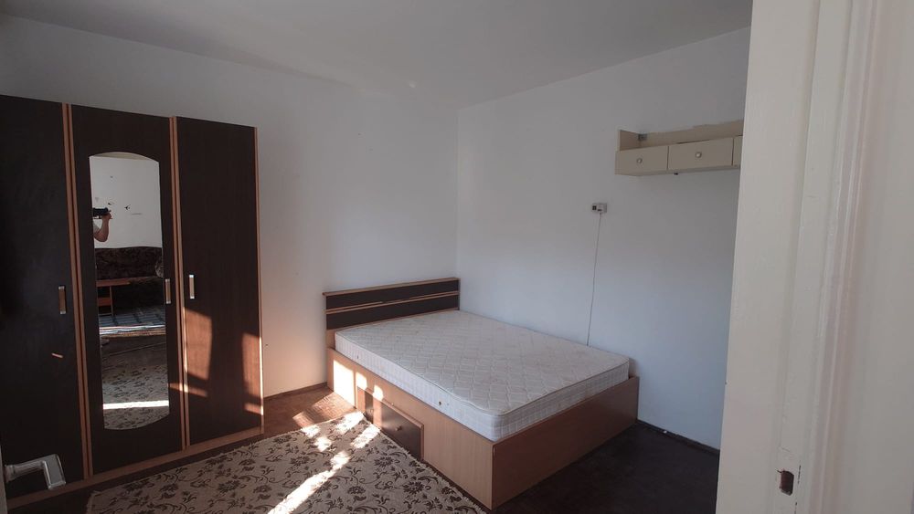Apartament spre închiriere semidecomandat
