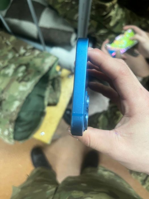 IPhone 13 с гарантиям 128 гб