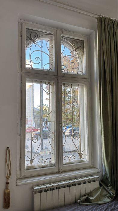 Ferestre rustice duble din lemn cu arcada