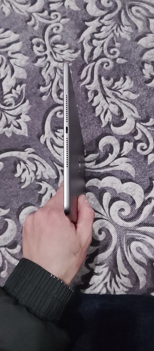 Продам iPad Air 2