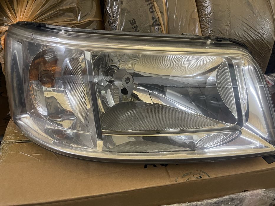 Фары Фольксваген Т5  оригинал