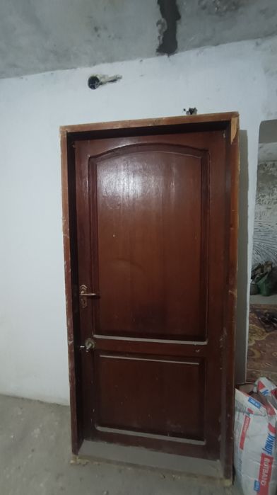 Дверь в комплекте с коробкой