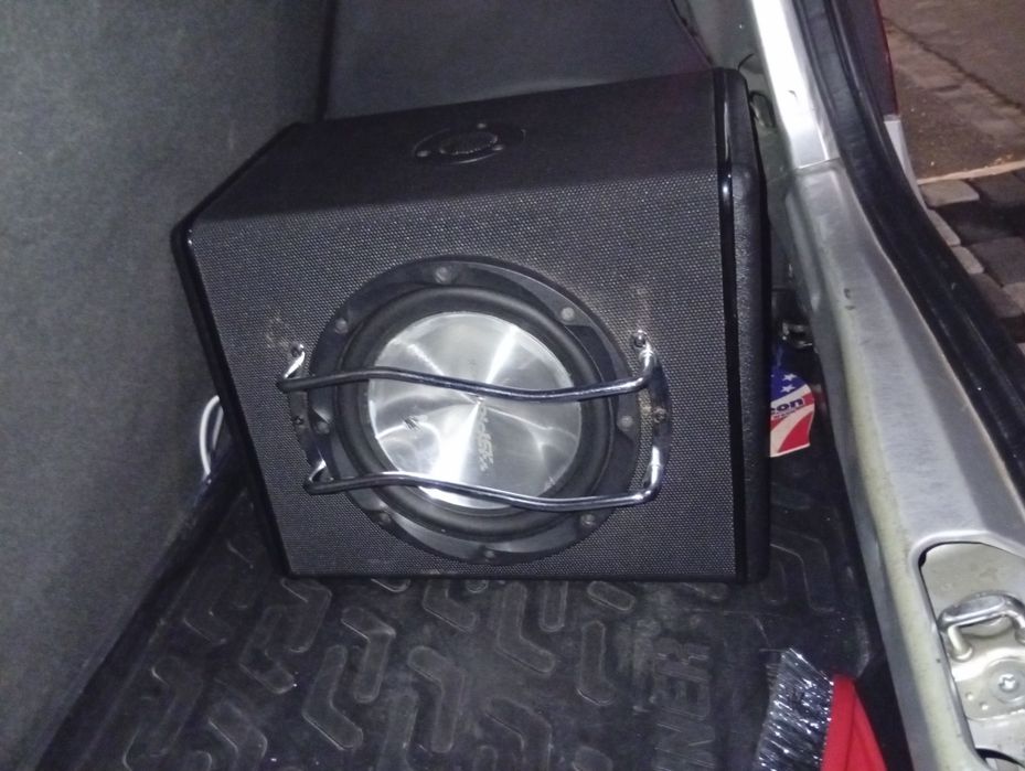 Активный сабвуфер