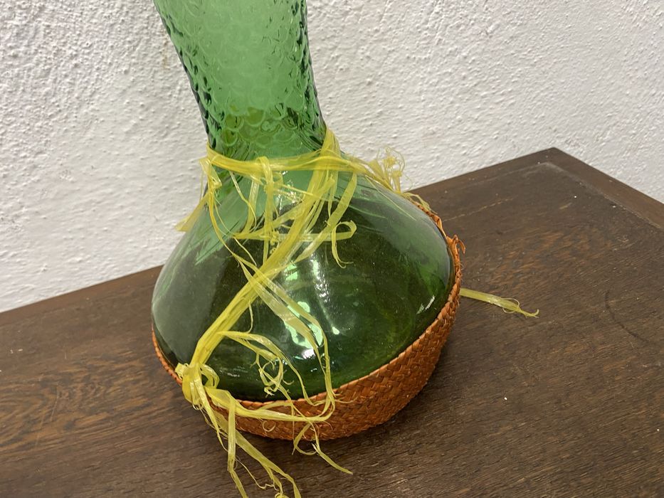 Висока зелена стъклена бутилка ръчно духано стъкло Европа 1950 1970