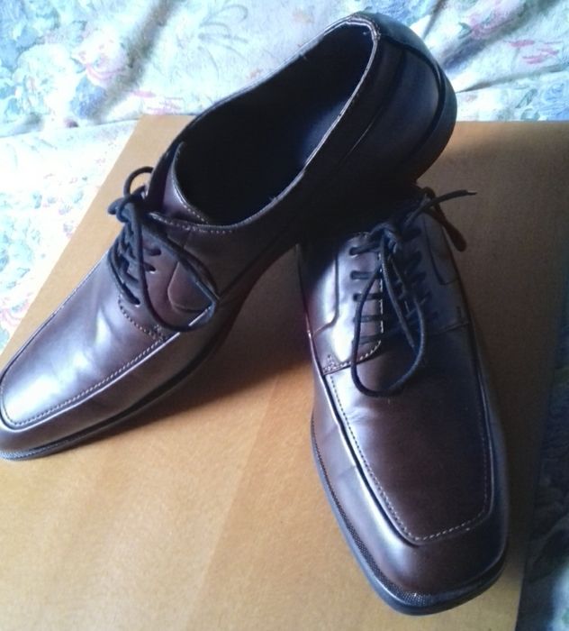 Pantofi noi din piele